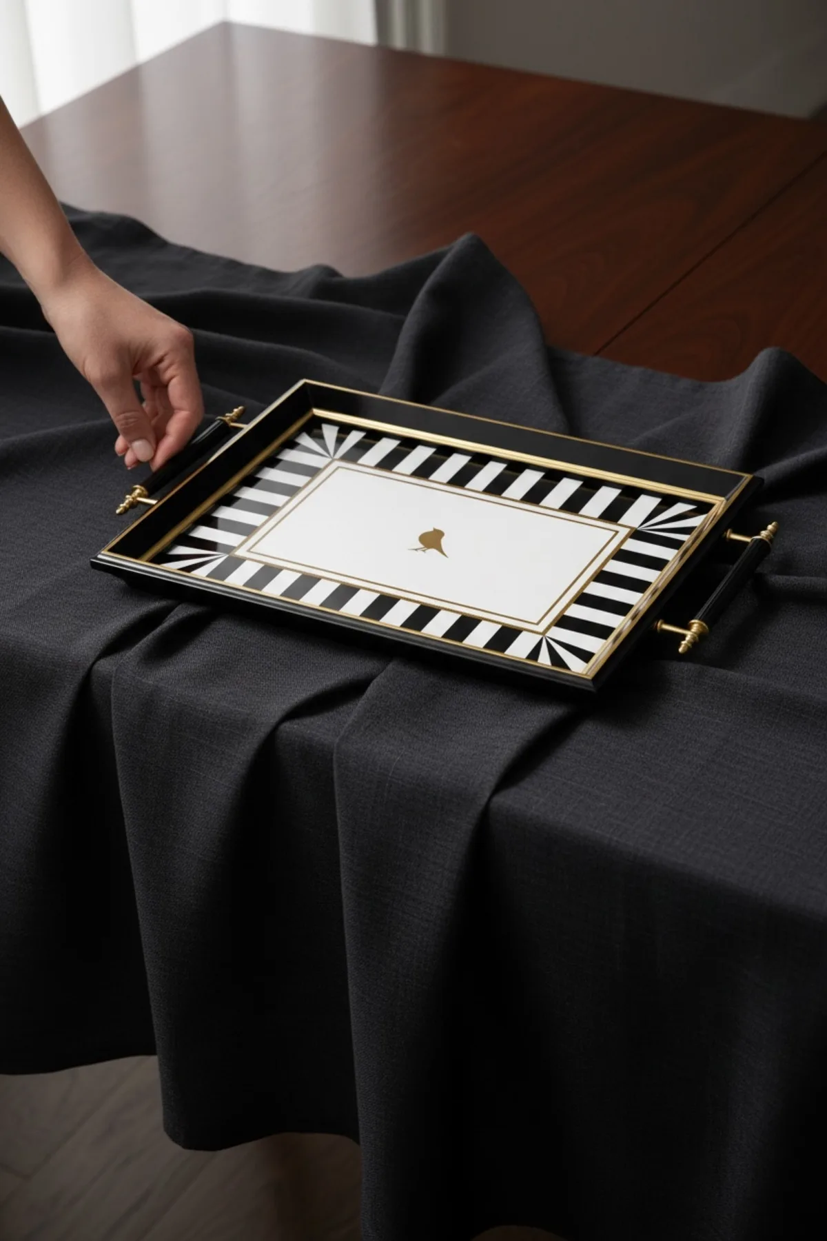 Kuşlu Kulplu Siyah Birdie Tepsi Sunum Seti – Lüks ve Dekoratif Servis Aksesuarı