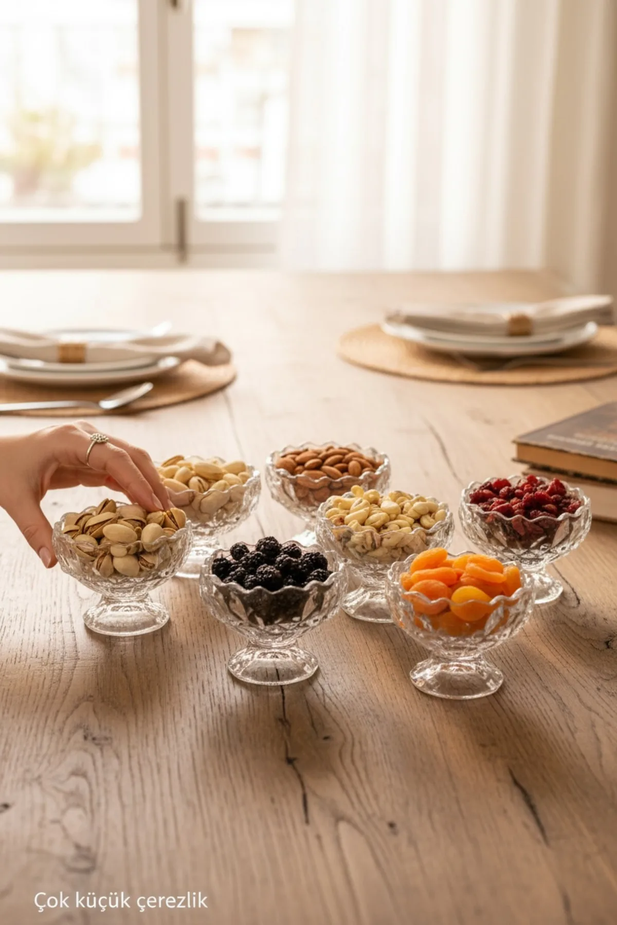 Rocks Ayaklı Sunumluk – Şık Cam Servis ve İkram Kasesi, Dekoratif Sunumluk