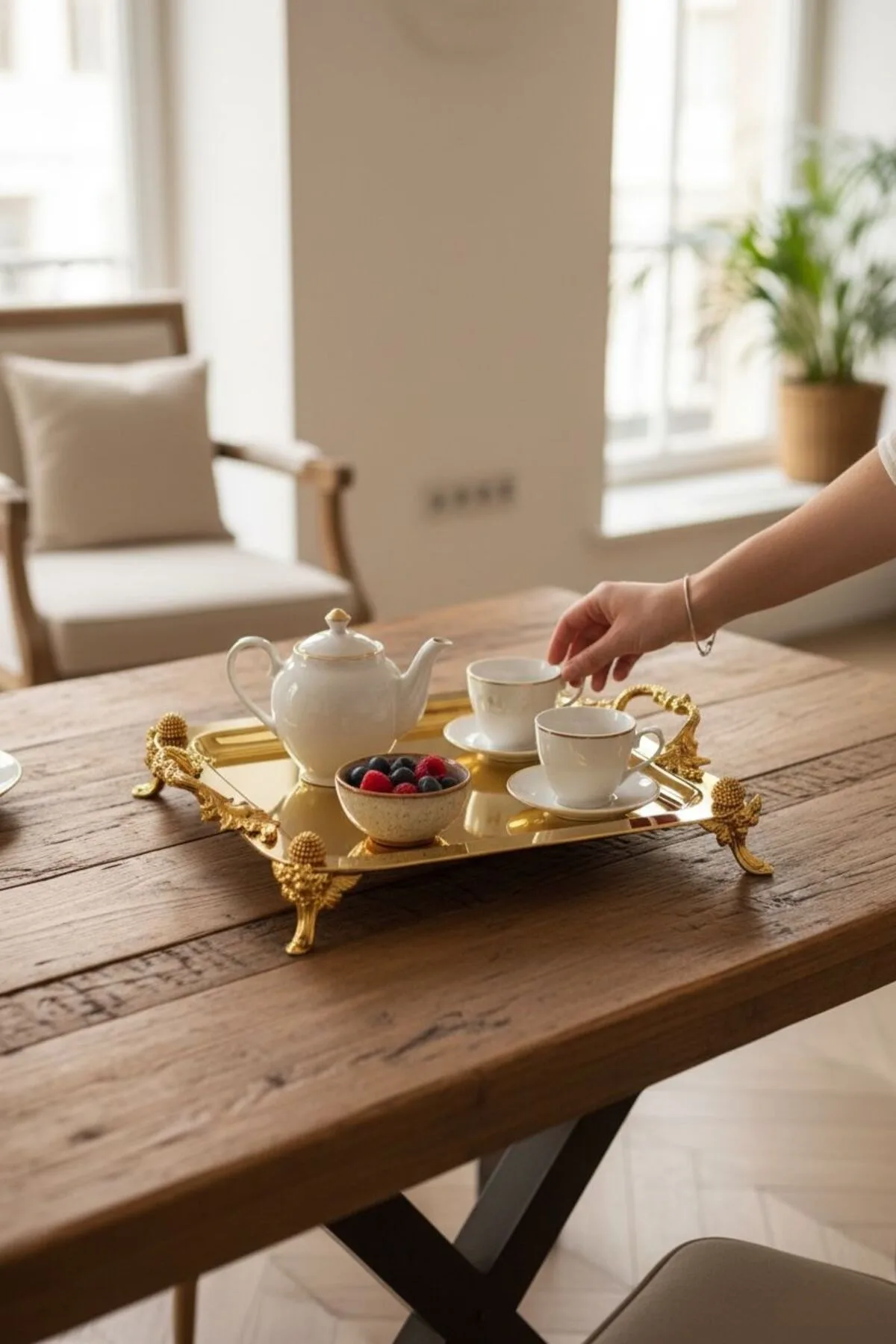 Varak Detaylı Aynalı Ayaklı Kare Tepsi | Dekoratif Sunum ve Servis Tepsisi Gümüş