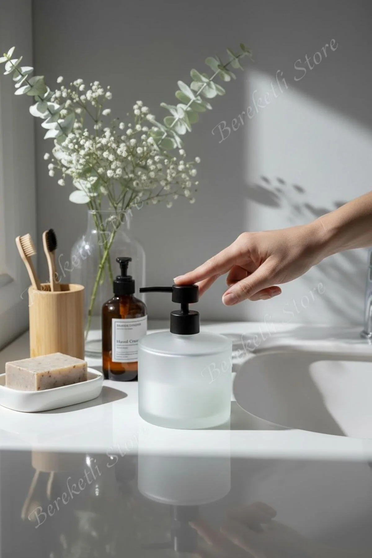 Premium Sıvı Sabunluk | Modern Tasarım | Dayanıklı Beyaz